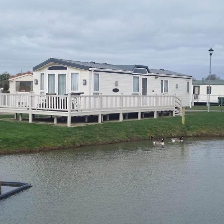 6 Berth Deluxe Ml7 On The Golden Palm Hotel Chapel Saint Leonards Kültér fotó