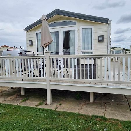 6 Berth Deluxe Ml7 On The Golden Palm Hotel Chapel Saint Leonards Kültér fotó