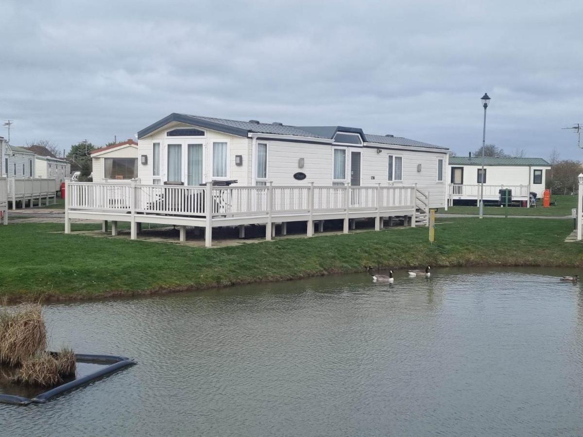 6 Berth Deluxe Ml7 On The Golden Palm Hotel Chapel Saint Leonards Kültér fotó